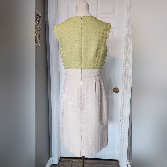 TahariโLime Green and Cream Sleeveless Dress - Picture 3 of 6